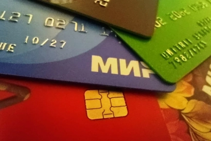 Почему пенсионерам выгоднее иметь отдельную карту для пенсии, чем пользоваться общей