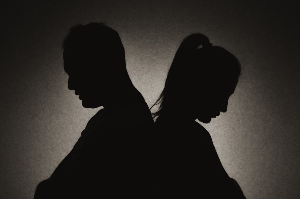 Когда штамп в паспорте уже поставлен, а ипотека не даёт разойтись