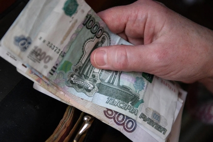 «Под матрасом» или на смартфоне: как изменится обращение денег в России к 2030 году